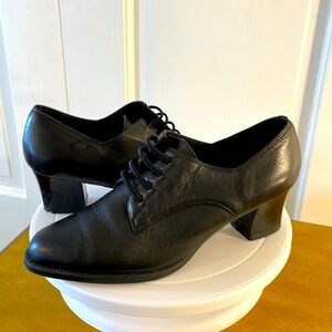 💎 Vintage What’s What Black shoes with stretch laces (slip on) Size 9 💎